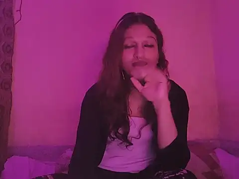 Snapshot of MmmMonikaBabie chatting on January 28, 10:56 pm MmmMonikaBabie online show from January 28, 10:56 pm