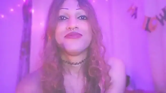 Snapshot of MmmMonikaBabie chatting on November 20, 7:57 pm MmmMonikaBabie online show from November 20, 7:57 pm