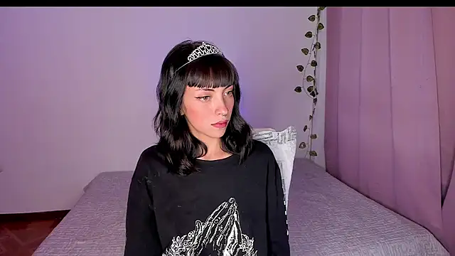 Snapshot of MiaGoth_ chatting on January 25, 4:13 am MiaGoth online show from January 25, 4:13 am