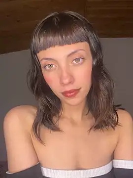 Snapshot of MiaGoth_ chatting on March 2, 1:58 am MiaGoth online show from March 2, 1:58 am