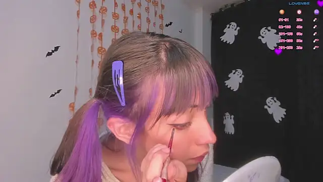 Snapshot of MiaGoth_ chatting on October 24, 1:13 am MiaGoth online show from October 24, 1:13 am