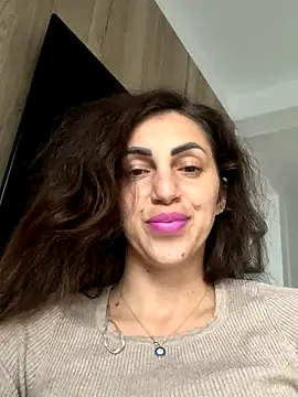 EmaSkyes online show from October 15, 6:57 am