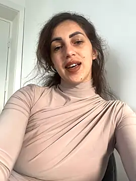 EmaSkyes online show from October 22, 6:46 am