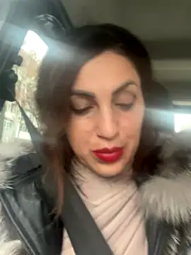 EmaSkyes online show from November 20, 9:42 am