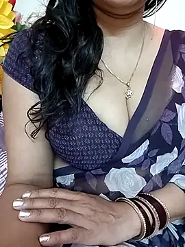 Snapshot of kaamuk_shweta chatting on May 24, 4:50 am kaamuk shweta online show from May 24, 4:50 am