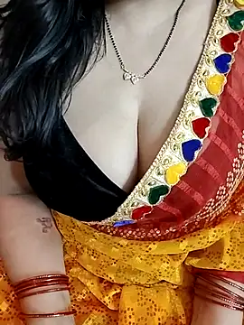 Snapshot of kaamuk_shweta chatting on June 8, 1:28 am kaamuk shweta online show from June 8, 1:28 am