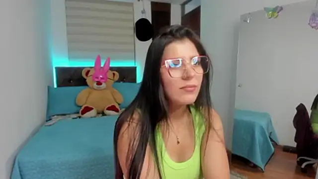 Snapshot of Luxxur69 chatting on December 2, 12:27 am Luxxur69 online show from December 2, 12:27 am