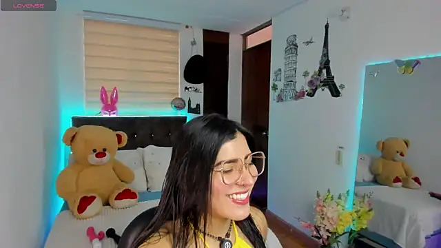 Luxxur69 online show from May 4, 8:38 pm