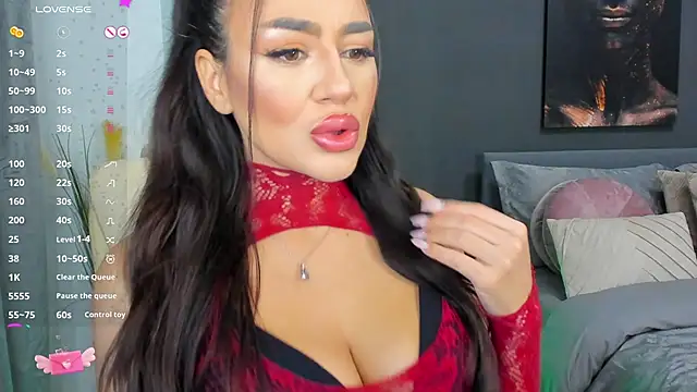 Snapshot of Sonia__Rey chatting on January 6, 10:15 pm Sonia  Rey online show from January 6, 10:15 pm
