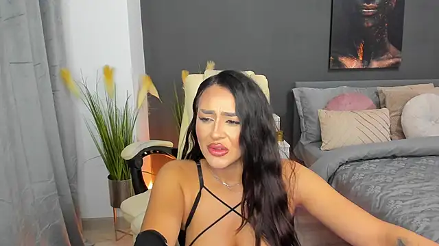 Snapshot of Sonia__Rey chatting on February 11, 9:03 pm Sonia  Rey online show from February 11, 9:03 pm