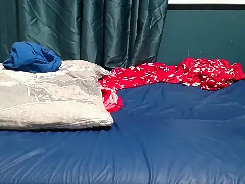 krissraw online show from November 20, 4:34 am