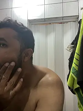 Snapshot of Sheik_z_o chatting on August 3, 1:05 pm Sheik z o online show from August 3, 1:05 pm
