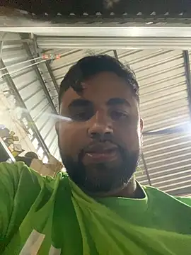 Snapshot of Sheik_z_o chatting on August 4, 10:45 pm Sheik z o online show from August 4, 10:45 pm
