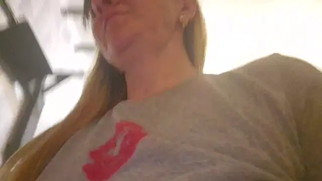 EstrellaWalters online show from April 14, 5:52 pm