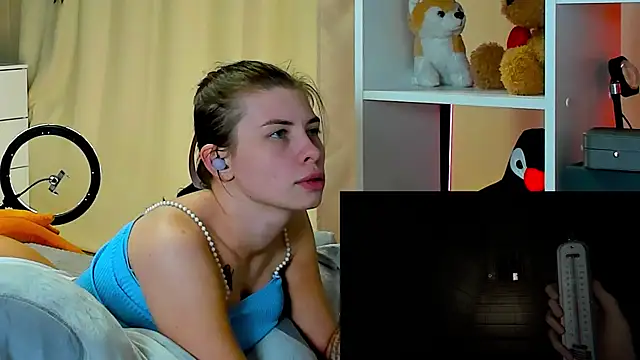 Snapshot of callmetori chatting on December 19, 4:57 pm callmetori online show from December 19, 4:57 pm