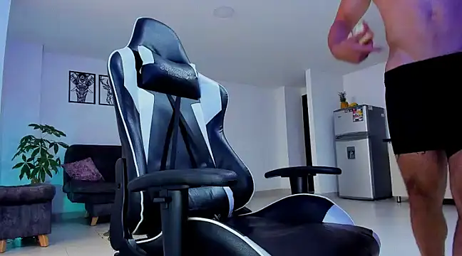 Snapshot of alexander_collin02 chatting on December 4, 11:52 am alexander collin02 online show from December 4, 11:52 am