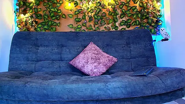 Snapshot of alexander_collin02 chatting on January 16, 12:31 pm alexander collin02 online show from January 16, 12:31 pm