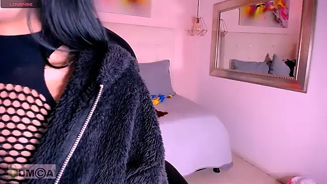 Snapshot of ASHLIE_DIXON1 chatting on February 4, 1:34 am ASHLIE DIXON1 online show from February 4, 1:34 am