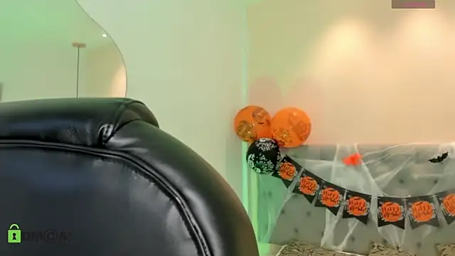 Snapshot of ASHLIE_DIXON1 chatting on October 30, 8:31 pm ASHLIE DIXON1 online show from October 30, 8:31 pm