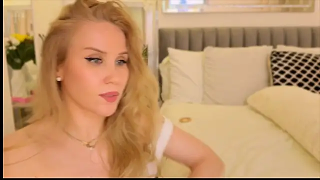 Snapshot of Myassistant chatting on February 18, 12:59 am Myassistant online show from February 18, 12:59 am