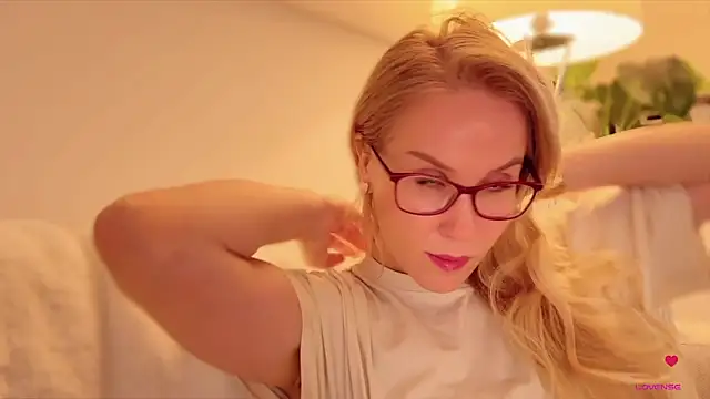 Snapshot of Myassistant chatting on November 4, 4:28 pm Myassistant online show from November 4, 4:28 pm