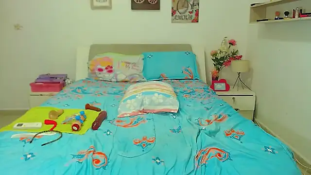 Snapshot of Kendralove31xxx chatting on December 17, 7:29 am Kendralove31xxx online show from December 17, 7:29 am