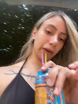 Snapshot of loira_messi chatting on January 24, 10:08 pm loira messi online show from January 24, 10:08 pm