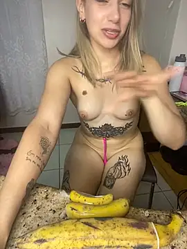 Snapshot of loira_messi chatting on February 25, 5:04 pm loira messi online show from February 25, 5:04 pm