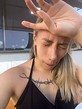 Snapshot of loira_messi chatting on March 3, 7:49 pm loira messi online show from March 3, 7:49 pm