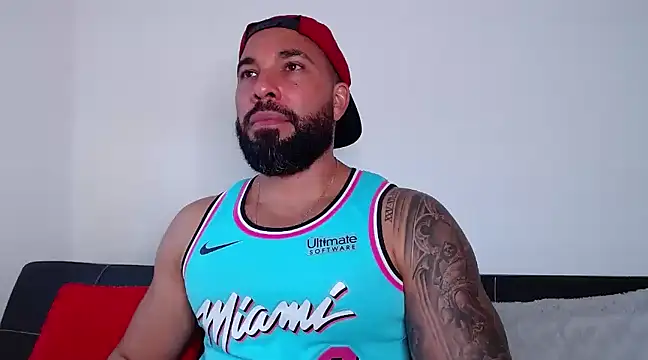 roman muscle online show from December 5, 8:55 pm