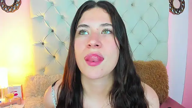 Snapshot of ValeryLovee chatting on January 10, 10:06 am ValeryLovee online show from January 10, 10:06 am