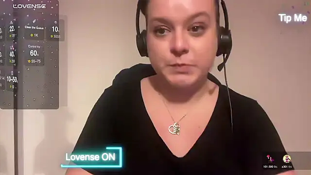 NaughtyWifeUK online show from December 29, 4:19 pm