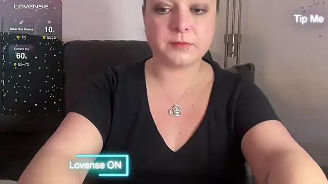 NaughtyWifeUK online show from February 8, 11:24 pm