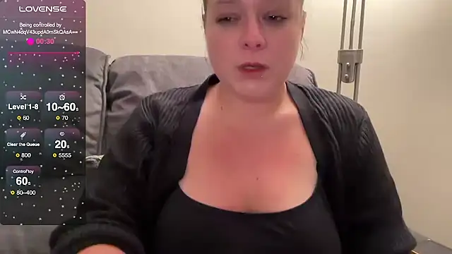 NaughtyWifeUK online show from September 24, 12:25 am