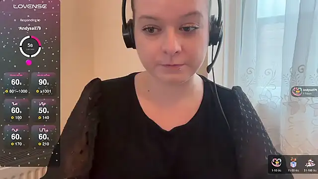 NaughtyWifeUK online show from November 11, 11:54 am