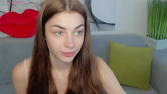 Snapshot of AngelinaWett chatting on July 11, 9:34 am AngelinaWett online show from July 11, 9:34 am