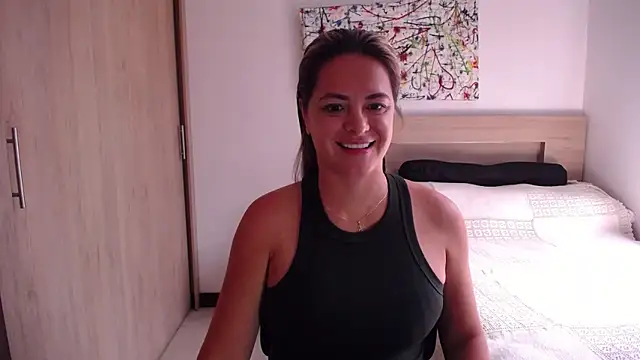 ParisW online show from February 10, 4:14 pm