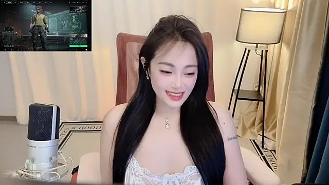 Snapshot of Daisy-77 chatting on June 5, 1:50 pm Daisy-77 online show from June 5, 1:50 pm