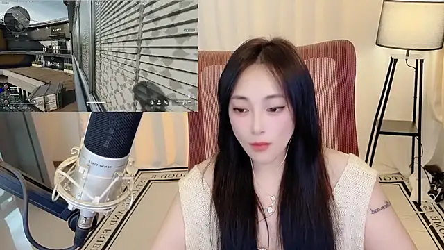 Snapshot of Daisy-77 chatting on June 22, 1:41 pm Daisy-77 online show from June 22, 1:41 pm