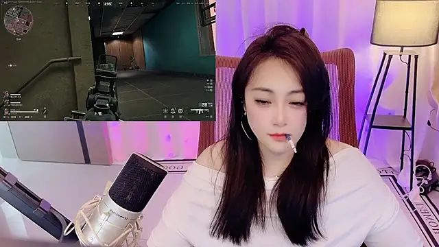 Snapshot of Daisy-77 chatting on July 10, 2:19 pm Daisy-77 online show from July 10, 2:19 pm