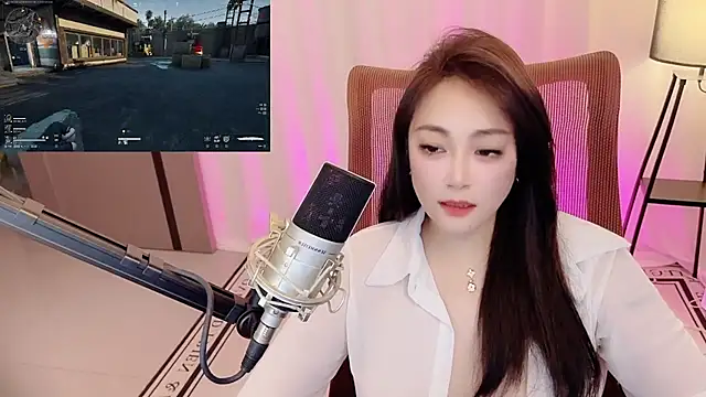 Snapshot of Daisy-77 chatting on July 28, 11:17 am Daisy-77 online show from July 28, 11:17 am