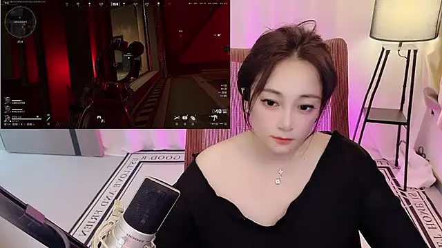 Snapshot of Daisy-77 chatting on August 1, 1:43 pm Daisy-77 online show from August 1, 1:43 pm
