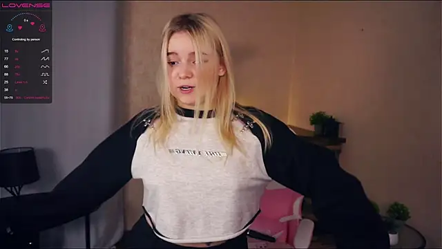 Snapshot of ZaraCreedon chatting on March 13, 7:06 pm ZaraCreedon online show from March 13, 7:06 pm