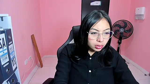 AlanaPetterson online show from December 9, 12:40 pm