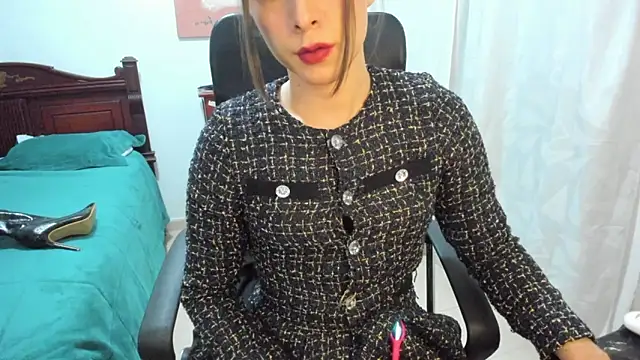 misstresbigcockts online show from November 7, 11:32 am