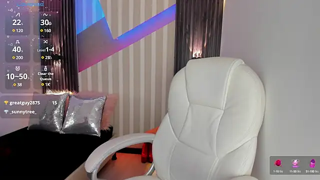 Snapshot of emily_layton chatting on February 9, 7:30 pm emily layton online show from February 9, 7:30 pm