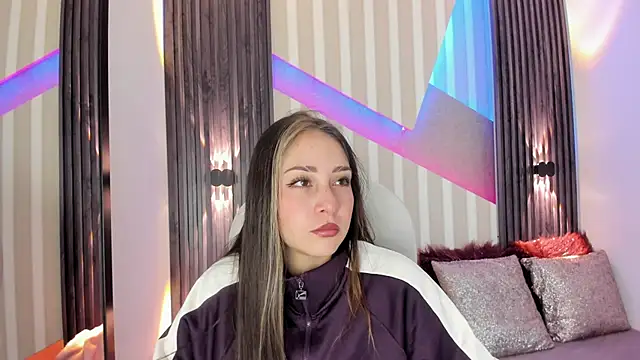 Snapshot of emily_layton chatting on October 3, 2:14 pm emily layton online show from October 3, 2:14 pm
