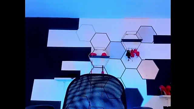 alondrabigtits online show from March 20, 12:11 pm