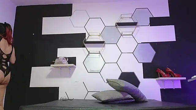 alondrabigtits online show from September 17, 11:23 am