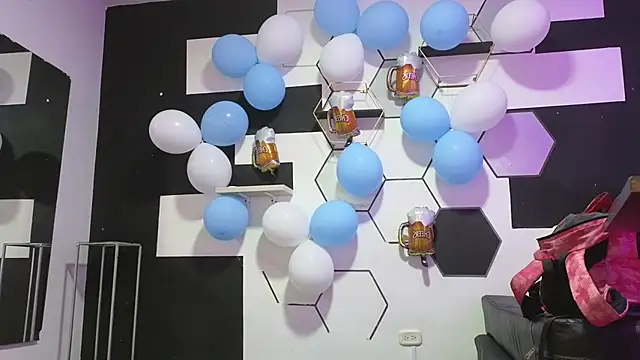 alondrabigtits online show from September 30, 12:10 pm